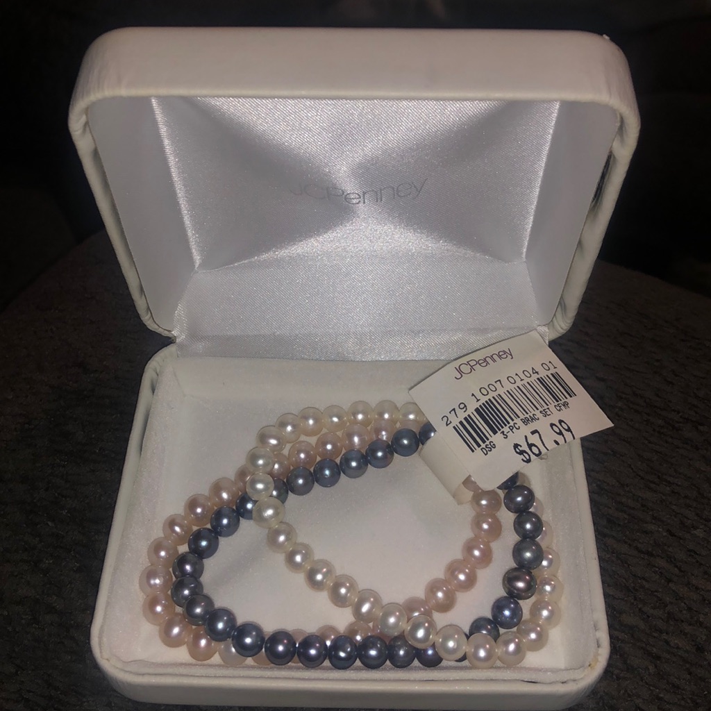Brand New Pearl Bracelet Set